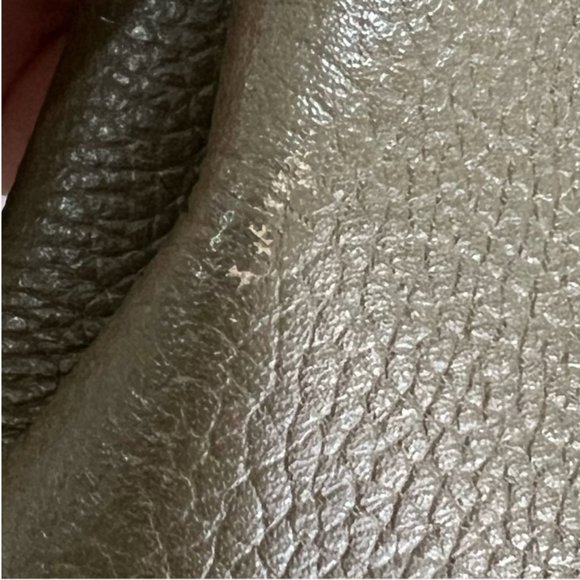 Michael Kors Hayes Backpack and matching wallet- LIKE NEW - Picture 15 of 16